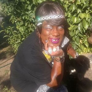 Meet your Posher, Renee